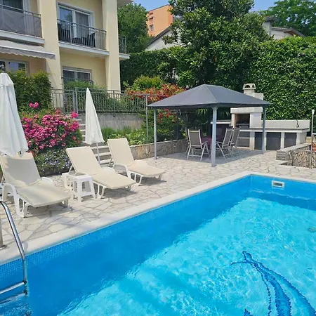 Apartment Near Port In Volosca Opatija