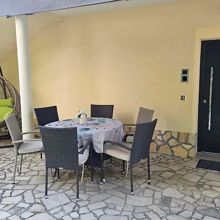 Apartment Near Port In Volosca *