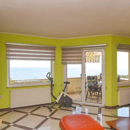 Near Port In Volosca Apartment Opatija
