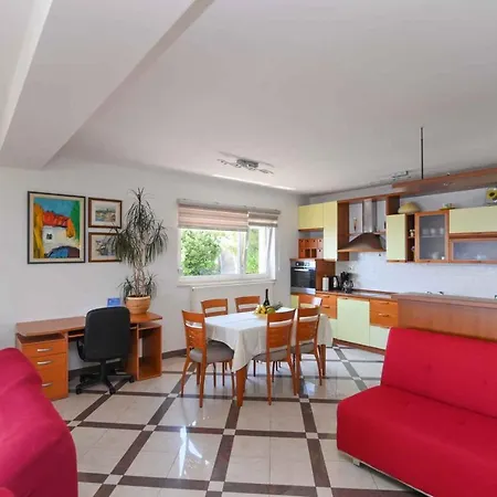 Near Port In Volosca Apartment