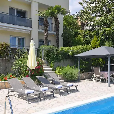 Near Port In Volosca Apartment *