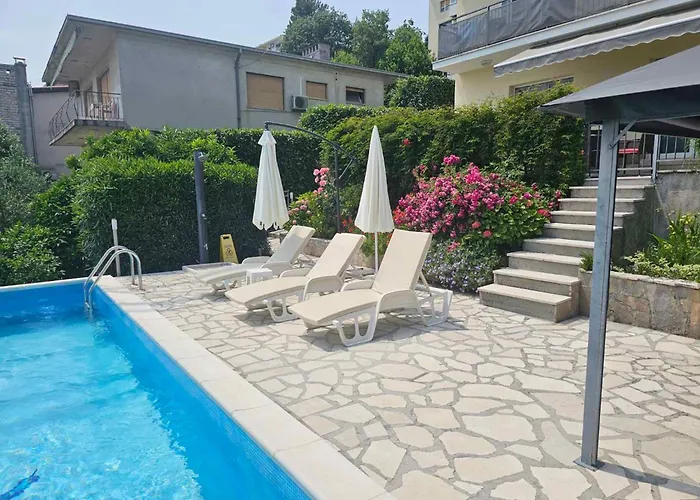 Apartment Near Port In Volosca *