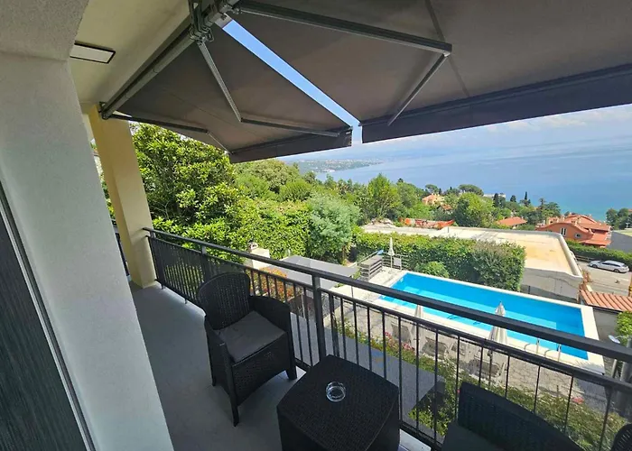 Apartment Near Port In Volosca Opatija