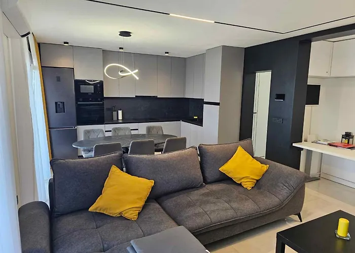 Near Port In Volosca Apartment Opatija