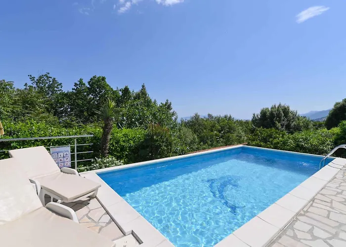 Near Port In Volosca Apartment *